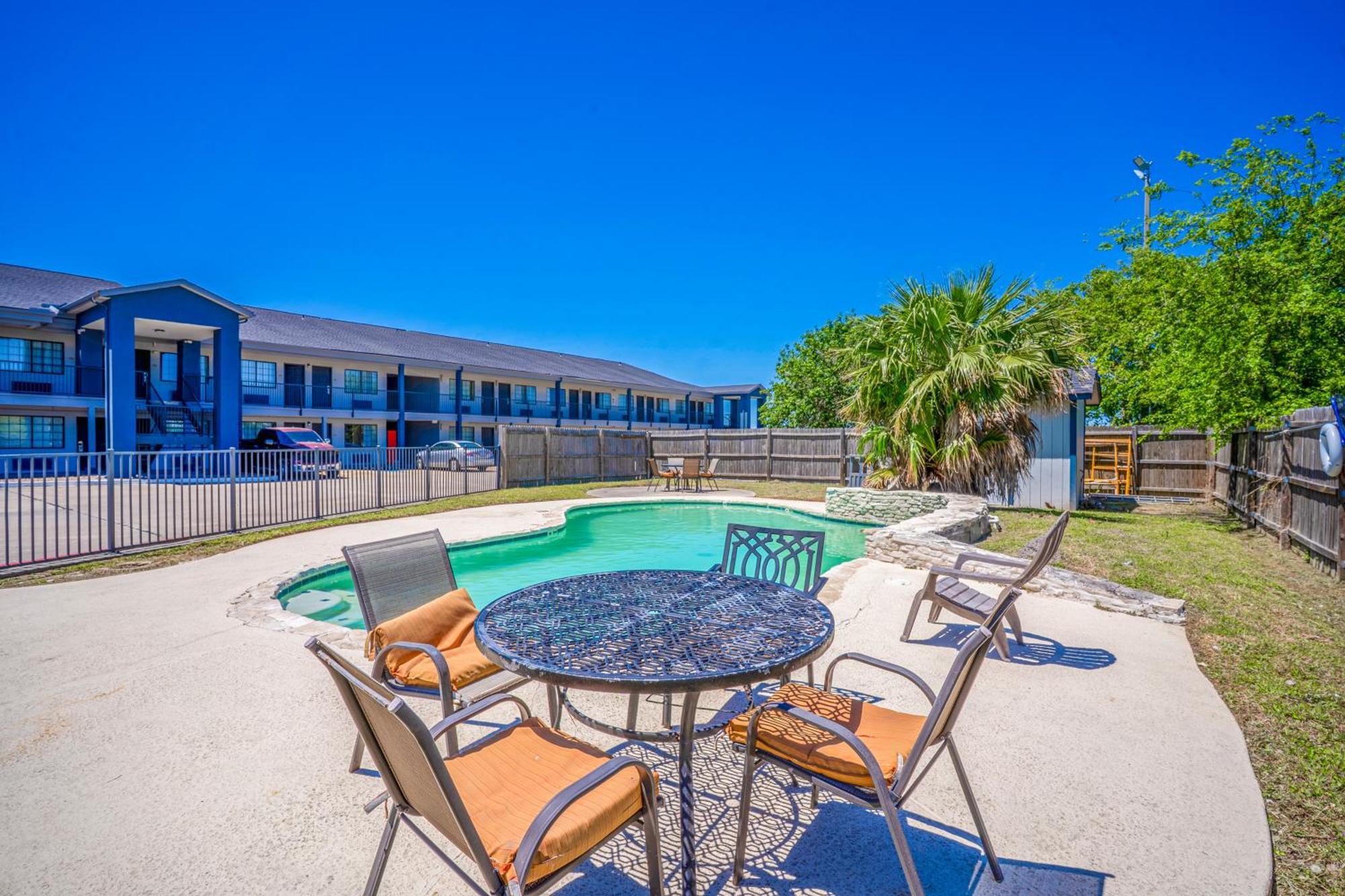 Executive Inn Port Lavaca By Oyo Bagian luar foto