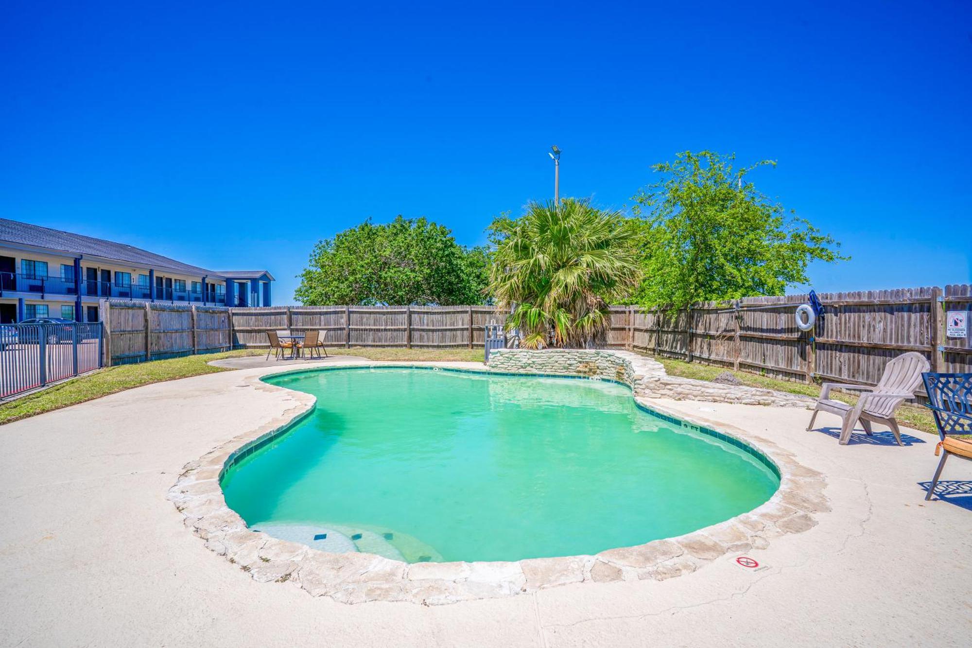 Executive Inn Port Lavaca By Oyo Bagian luar foto